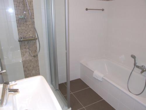 Well'In Hotel Wellin Exterior photo